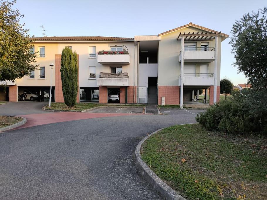 Spacieux Et Joli Appartement De 2 A 4 Personnes • Parking • Wifi Fenouillet  外观 照片