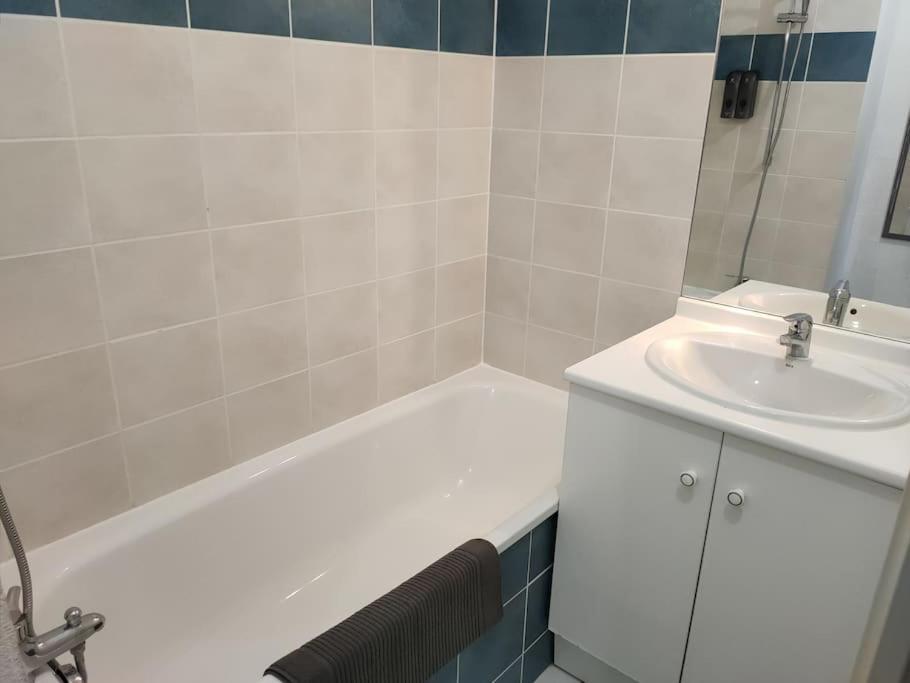 Spacieux Et Joli Appartement De 2 A 4 Personnes • Parking • Wifi Fenouillet  外观 照片