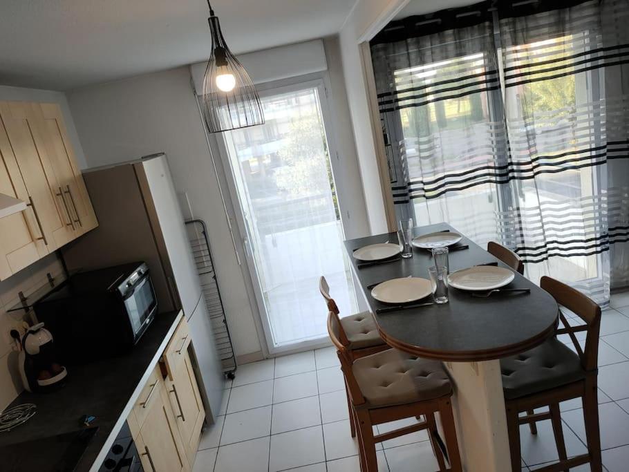 Spacieux Et Joli Appartement De 2 A 4 Personnes • Parking • Wifi Fenouillet  外观 照片